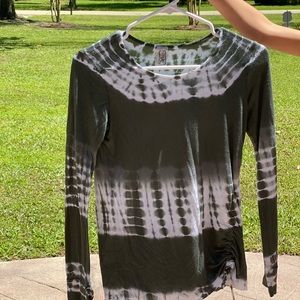 Green long sleeve soft shirt